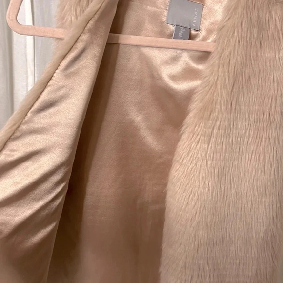 KENAR Pale Pink Faux Fur Vest with Pockets Fully Lined, Size L - Picture 8 of 9